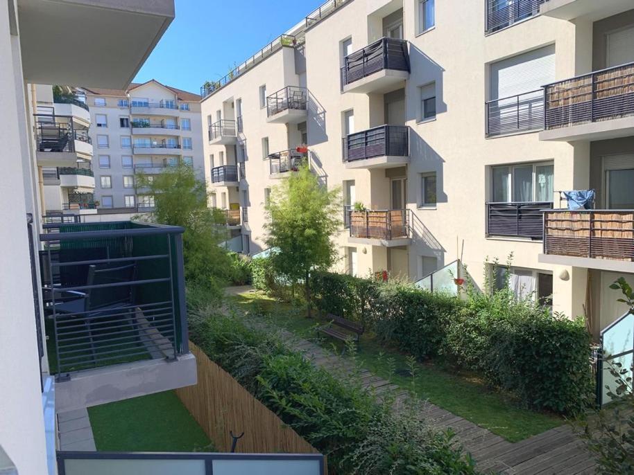 Apartament Beau Studio Tout Confort Au Calme Avec Parking . Villeurbanne Zewnętrze zdjęcie